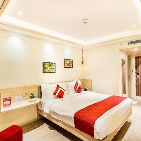 העיר בנגלור Hotel Jagadish International-Sankey Road מראה חיצוני תמונה