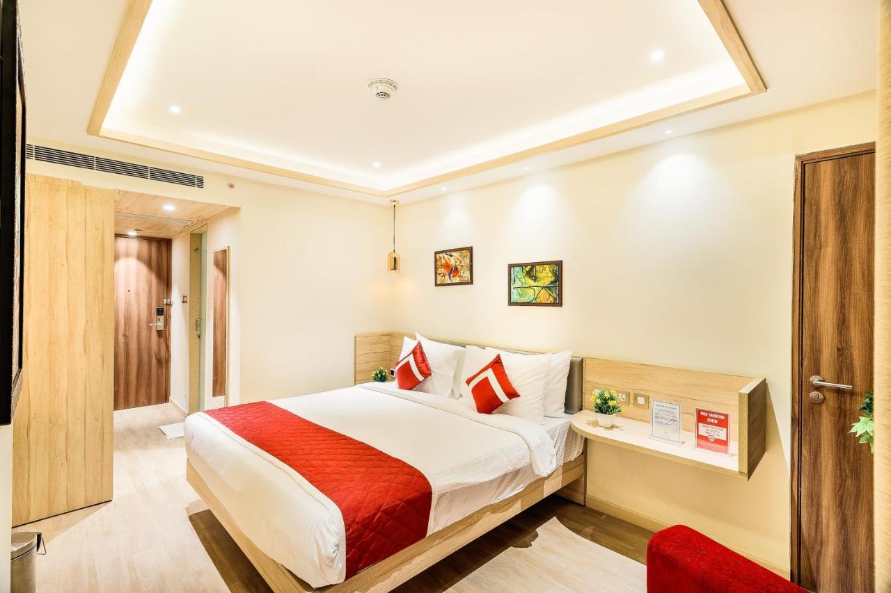 העיר בנגלור Hotel Jagadish International-Sankey Road מראה חיצוני תמונה